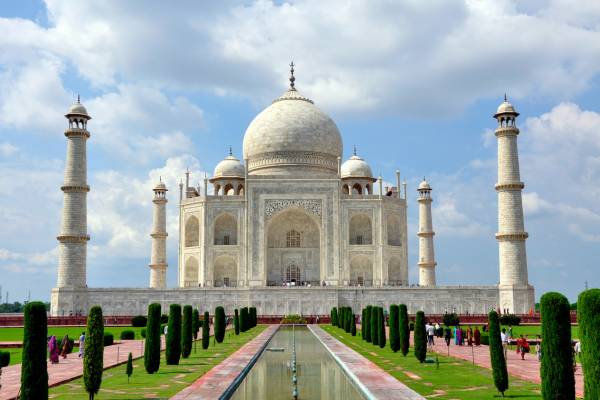 Luxury private car tour to Taj Mahal from Delhi