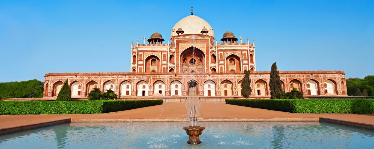places to visit near New Delhi Railway Station